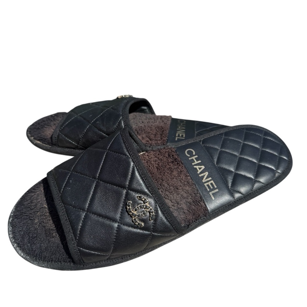 Chanel Quilted Leather CC Logo Shearling House Slippers Black Made in Italy L - Picture 3 of 11